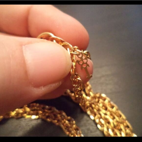 VTG SIGNED CROWN TRIFARI GOLDTONE LENGTH 55" NECKLACE EXCELLENT CONDITION - Picture 2 of 2